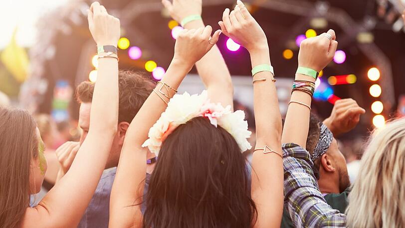 Auch auf kleinen Festivals kann man ausgelassen feiern.