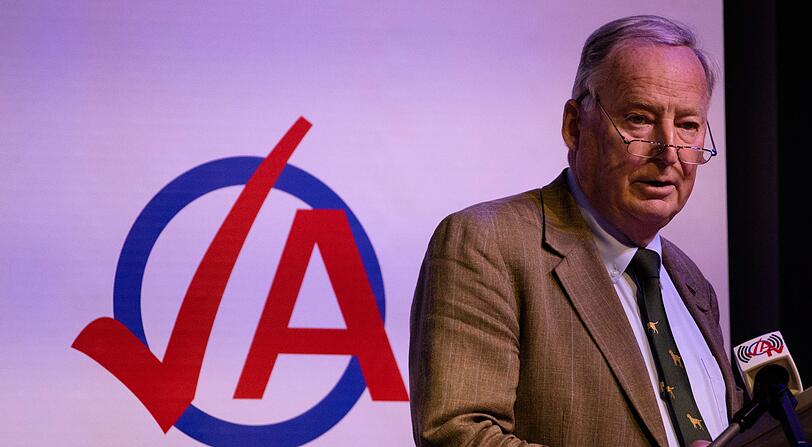 Alexander Gauland (AFD), Fraktionsvorsitzender im Deutschen Bundestag spricht auf dem Bundeskongress der Jungen Alternative (JA) für Deutschland.