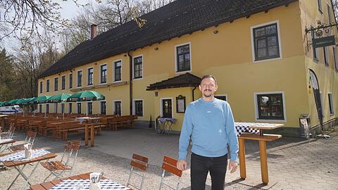 Sakis Papakyritsis hat das Traditionsgasthaus Siebenbrunn am Münchner Tierpark übernommen. Statt bayerischem Wirtshaus ist in den Räumlichkeiten jetzt eine griechische Taverne.