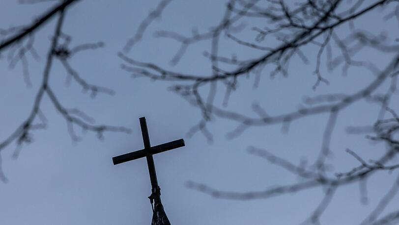Die Kirche darf nicht mehr betretenen werden, bis es gelungen ist, die Schadstoffbelastung ausreichend zu senken. (Symbolbild) Die Kirche darf nicht mehr betretenen werden, bis es gelungen ist, die Schadstoffbelastung ausreichend zu senken. (Symbolbild)