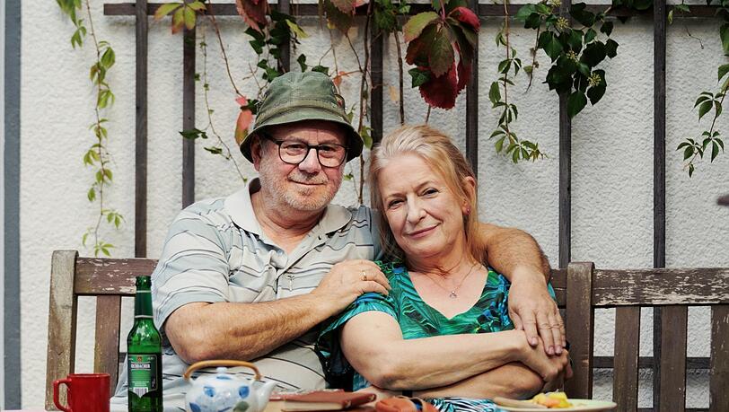 Wie die Vorlage &uuml;berzeugt auch der Film durch einen scharfen Blick auf die Dynamik einer langj&auml;hrigen Ehe: Dagmar Manzel und Joachim Kr&oacute;l in &bdquo;Alte Liebe&ldquo;