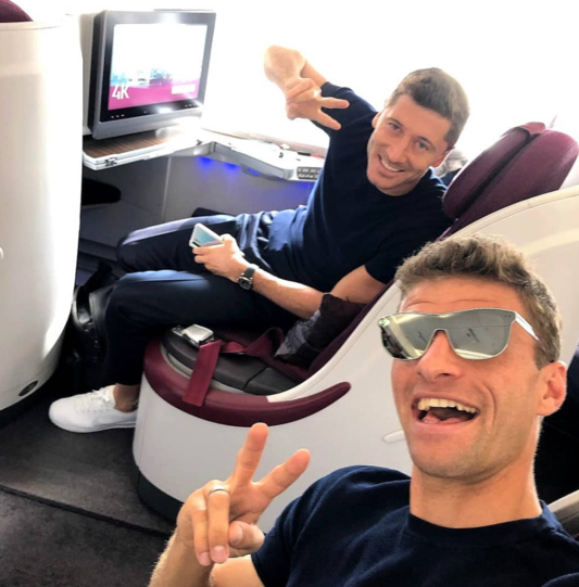 Gute Laune: Lewandowski (l.) und Müller.