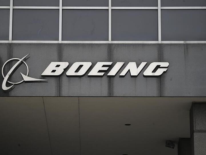 Wieder Probleme mit einem Boeing-Jet: Southwest Airlines hat Risse an wichtigen Bauteilen an zwei Jets vom Typ Boeing 737 NG entdeckt.