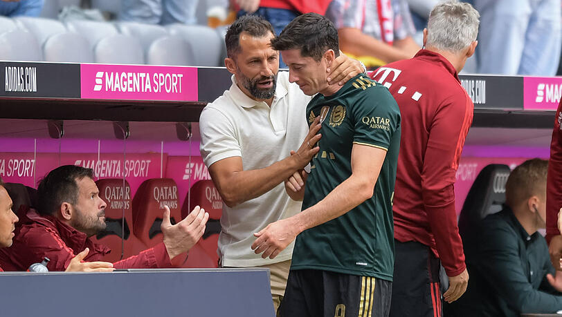 Berater Pini Zahavi habe Robert Lewandowski "den Kopf verdreht", sagte Bayern-Sportvorstand am Samstag im "Sport1-Doppelpass". Und er ergänzte: "Das ist einfach nicht sauber." (Archivbild)