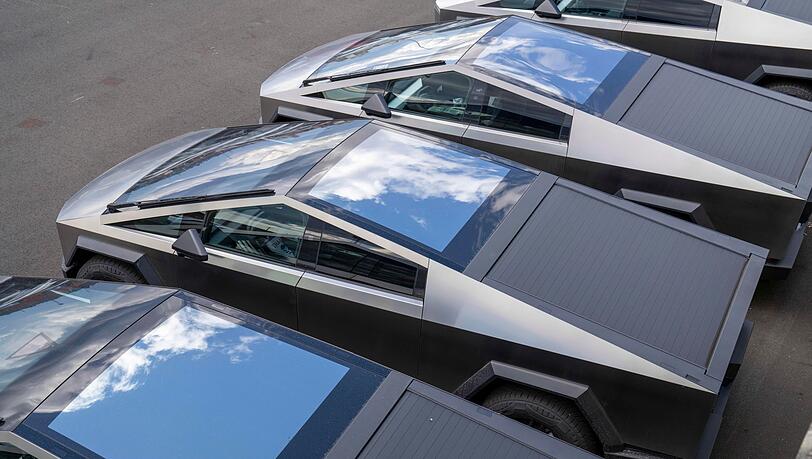 Teslas Cybertruck polarisierte sofort mit seinem ungewöhnlichen Design. (Archivbild)