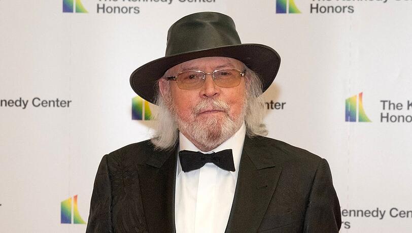 Barry Gibb wurde fälschlicherweise für tot erklärt. Barry Gibb wurde fälschlicherweise für tot erklärt.