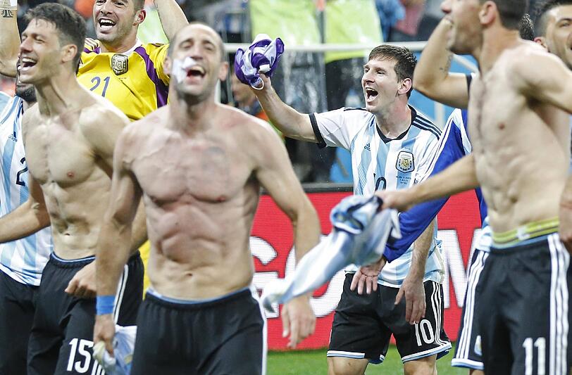 Grenzenloser Jubel bei den Argentiniern. Sie haben im Elfmeterkrimi die Nase vorn gehabt.