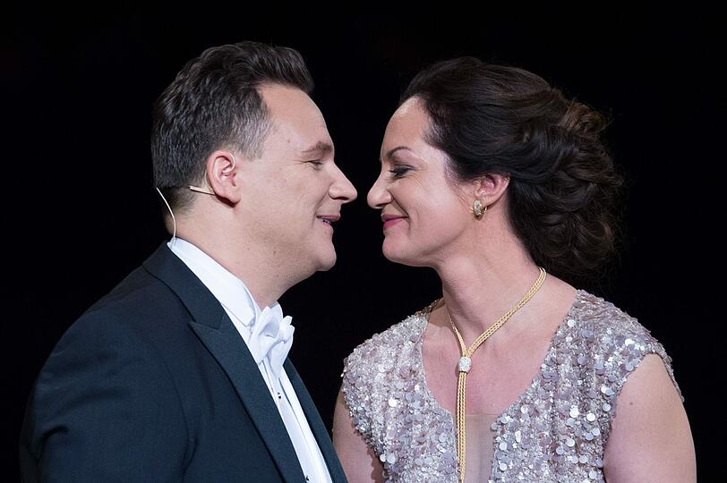 Semperopernball: Modedesigner Guido Maria Kretschmer und die deutsche Schauspielerin Natalia Wörner