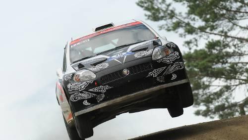 Abstecher in den Rallye-Sport: Formel-1-Ass Kimi Räikkönen, der einen schweren Unfall baute. Abstecher in den Rallye-Sport: Formel-1-Ass Kimi Räikkönen, der einen schweren Unfall baute.