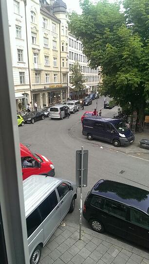 SEK-Einsatz im Glockenbachviertel in der Hans-Sachs-Straße. Die Bilder.