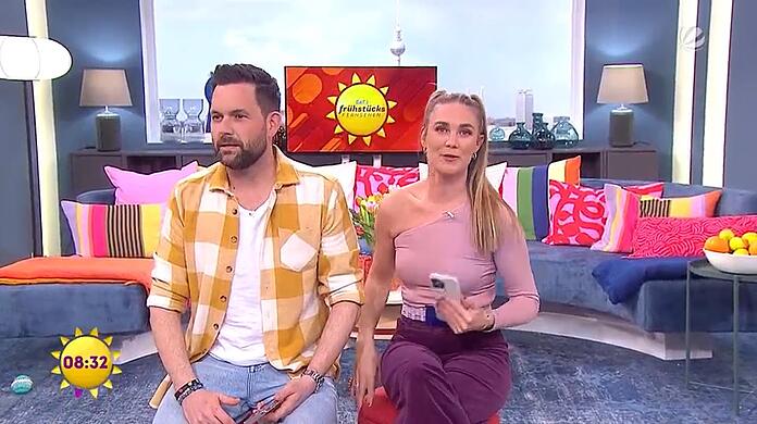 Alina Merkau packte live im "Sat.1-Frühstücksfernsehen" über ihre Playboy-Anfrage aus.