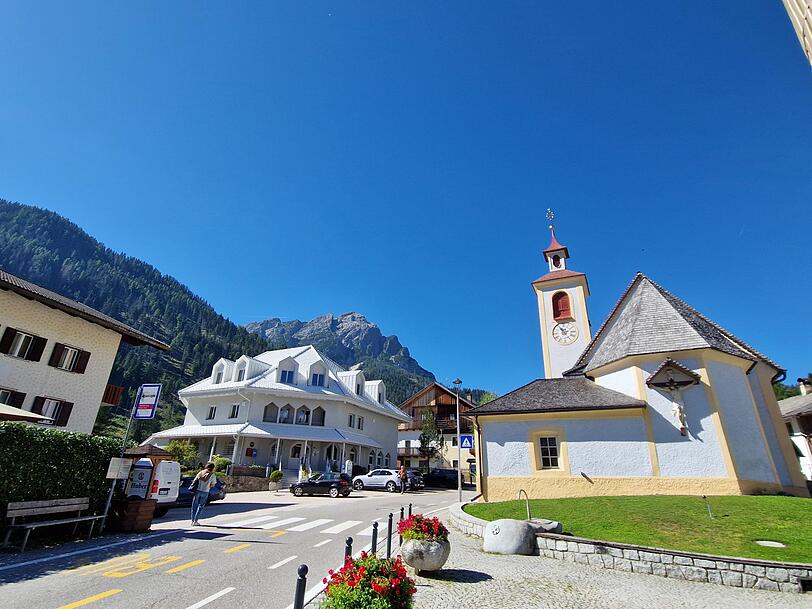 Rathaus (M.) der Gemeinde Prags. Rathaus (M.) der Gemeinde Prags.