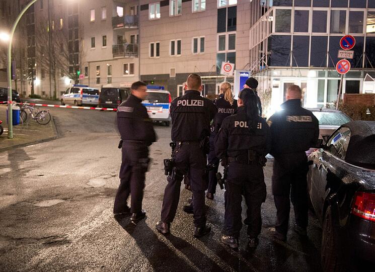 Bilder von der Geiselnahme in Frankfurt.