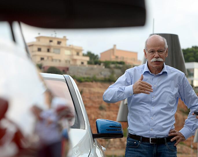 MERCEDES: Platz 2: Dieter Zetsche &ndash; er punktet mit Bodenständigkeit und seiner
locker-lässigen Art.