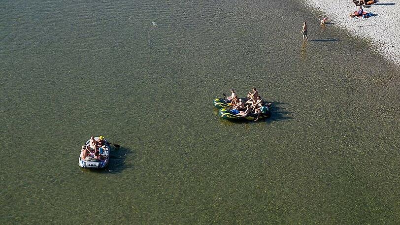 Derzeit wegen der starken Strömung verboten: Bootfahren auf der Isar. (Archivbild)