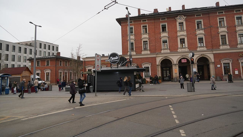 Der Pasinger Bahnhof. Noch dieses Jahr soll mit den Bauarbeiten für ein Fahrradparkhaus begonnen werden.