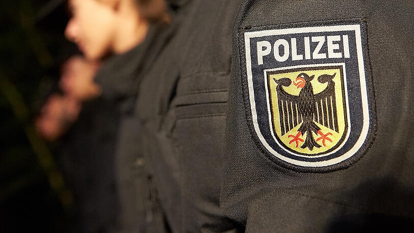 Der Gesuchte ging der Bundespolizei beim Grenzübertritt von Österreich nach Deutschland ins Netz. (Symbolbild)