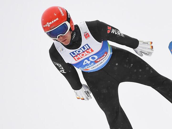 Stephan Leyhe stürzte nach seinem Sprung auf 132 Meter.
