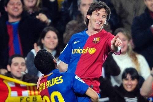 Mit Lionel Messi &ndash; hier mit Dani Alves &ndash; erklimmt Barca neue Höhen.