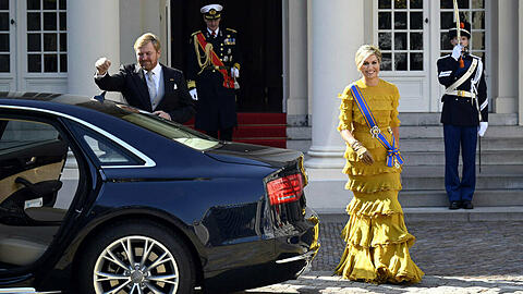Königin Máxima hat ihren Mann, König Willem-Alexander der Niederlande, in die Grote Kerk in Den Haag begleitet.