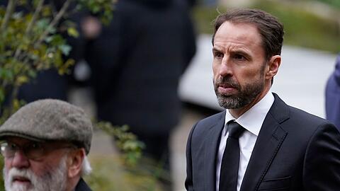 Natonaltrainer Gareth Southgate nahm an der Beerdigung der Fußballikone Bobby Charlton teil.