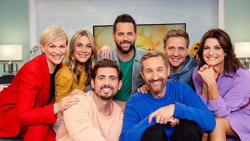 Alina Merkau (2. v. l.) und ihre Kollegen des "Sat.1 Frühstücksfernsehen". Alina Merkau (2. v. l.) und ihre Kollegen des "Sat.1 Frühstücksfernsehen".