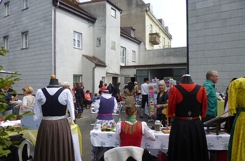 Trachten auf dem Ramersdorfer Hofmarkt.