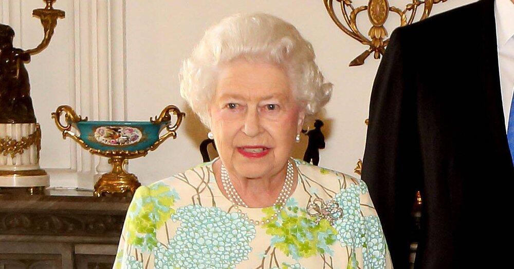 Queen Und Ina Dieser Bond-Film inspirierte den legendären Olympia-Stunt der Queen ...