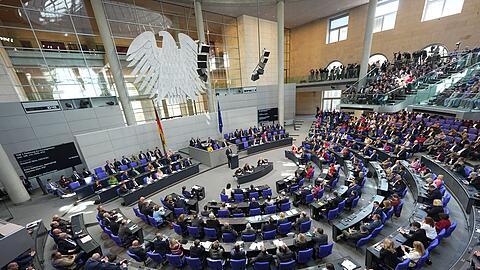 Voraussichtlich am Freitag wird der Haushaltsausschuss des Bundestags über die Freigabe der Milliarden entscheiden.