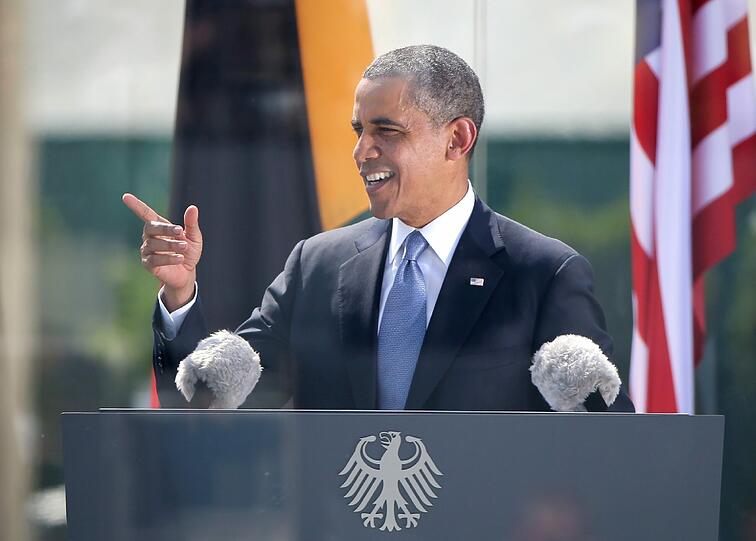 US-Präsident Obama spricht am Brandenburger Tor.