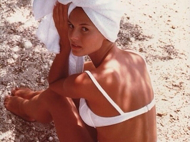 Natürlich schön: Die junge Heidi Klum am Strand