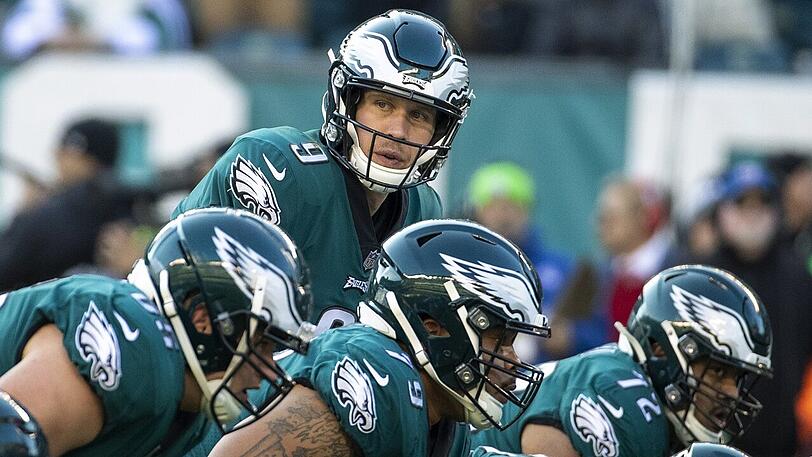Philadelphias Quarterback Nick Foles (oben) in Aktion.