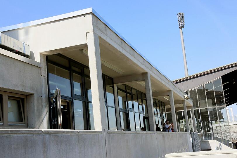 Endlich ready für die dritte Liga: Das Grünwalder Stadion ist nach einjährigem Umbau (12 Millionen Euro) endlich fertig. Die Bilder.