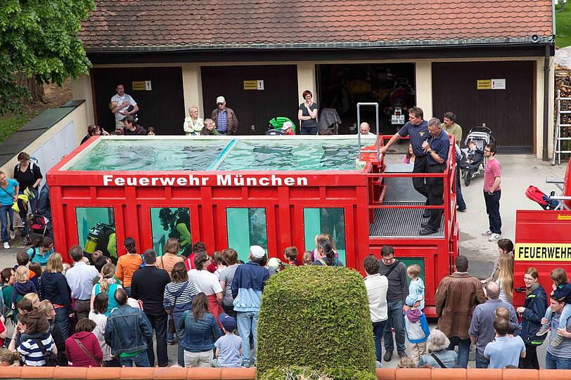 und den Tauchcontainer.