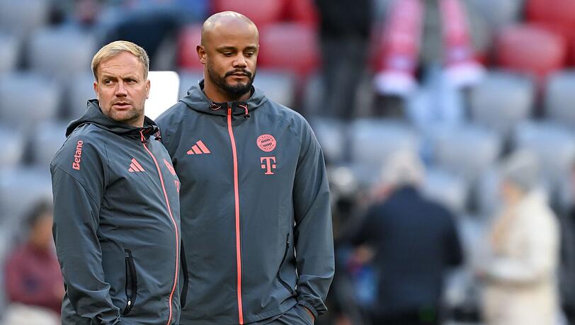 Der Chef (r) und sein Assistent. Der Chef (r) und sein Assistent.