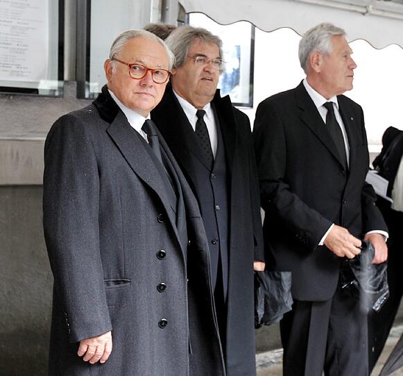 Der Verleger Hubert Burda (v.l.), Helmut Markwort, ehemaliger Chefredakteur des "Focus"-Magazins, und Michael Glos, stellvertretender Vorsitzender der CDU/CSU-Bundestagsfraktion.
