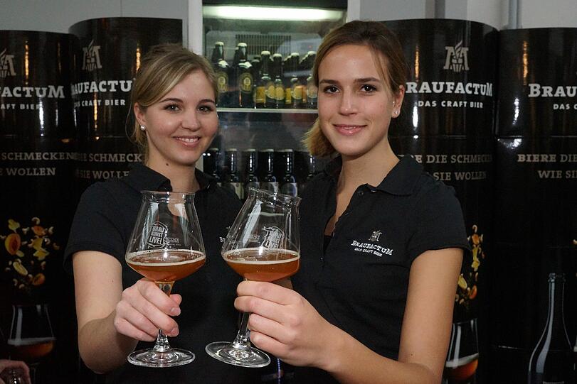 Von Indien nach Bayern - Name: Progusta. Brauer: BraufactuM. Das ist drin: Wasser, Gerstenmalz, Hopfen, Hefe. So schmeckt&rsquo;s: bitter mit sanfter Süße durch Aromen von Aprikosen, Orangen und Holunderblüten. Alkoholgehalt: 6,8 % Vol. Preis:19 Euro/Liter.