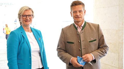 "Der Pschorr"-Chef Jürgen Lochbihler (rechts) fordert einen Ausgleich des Verdienstausfalles durch Corona.