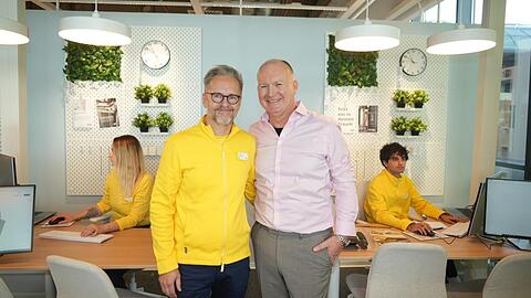 Michael Vortkamp (li.) und Walter Kadnar vom Ikea-Planungsstudio.