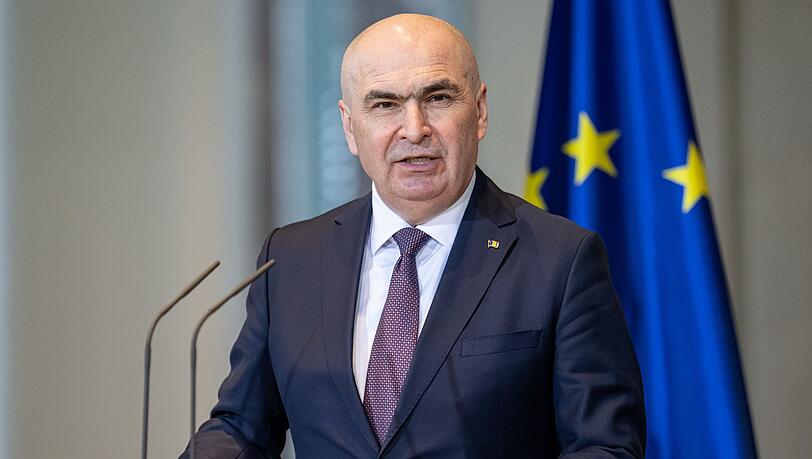 Rum&auml;niens b&uuml;rgerlich-liberaler Ministerpr&auml;sident Ilie Bolojan ist von der sozialdemokratischen und rechtsextremen Opposition wegen seiner Reformpolitik durch ein Misstrauensvorum im Parlament abgesetzt worden.