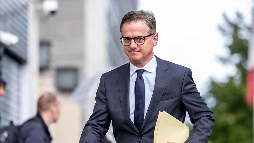 Gesundheitsminister Linnemann hat im Bundeskabinett gr&uuml;nes Licht f&uuml;r seine Pflegestrukturkommission erhalten. (Archivbild)