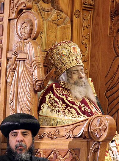 Die größte christliche Gemeinde im Nahen Osten hat ihr Oberhaupt verloren. Papst Schenuda III. starb am Samstag im Alter von 88 Jahren. Ägyptens Kopten nehmen Abschied von ihrem Patriarchen.