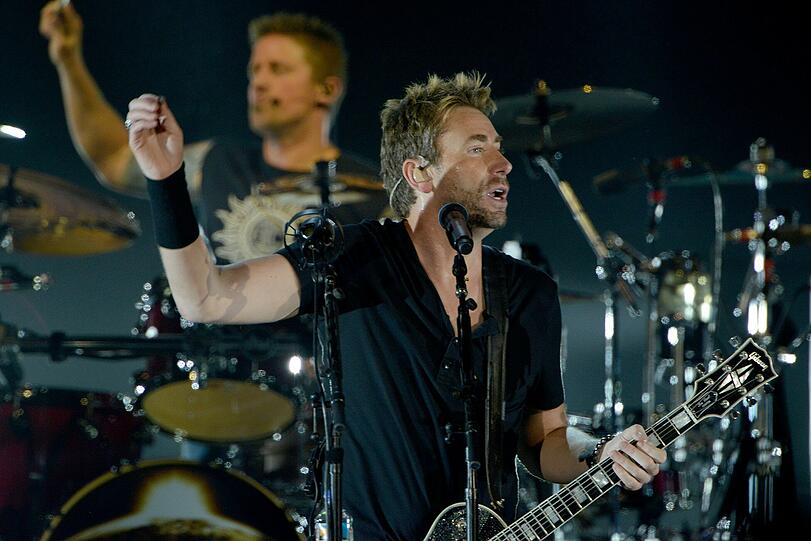 Sänger, Frontmann und Spielmacher Chad Kroeger weiß, wie man 11.000 Fans unterhält.