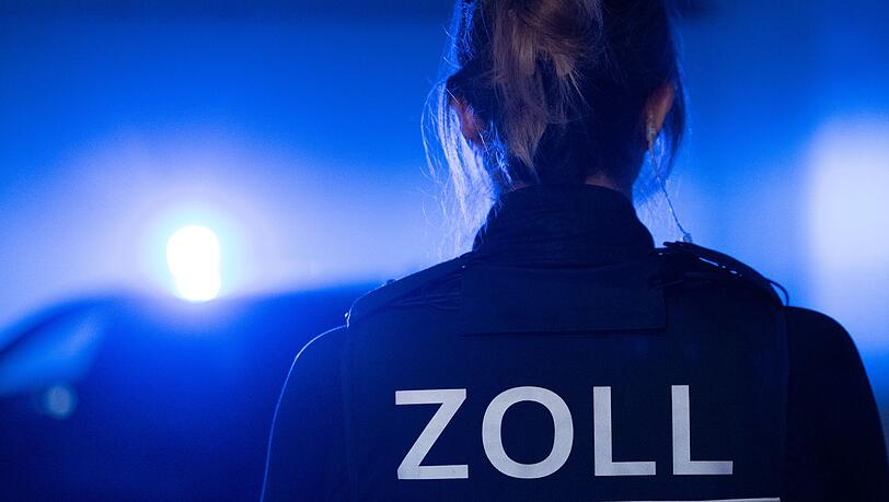 Die Beamten kontrollierten 77 Beschäftigte aus 25 Nationen. (Symbolbild) Die Beamten kontrollierten 77 Beschäftigte aus 25 Nationen. (Symbolbild)