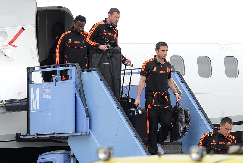 Der Kapitän geht voran: John Terry (vorne), Frank Lampard (zweiter von rechts), Ross Turnbull (dritter von rechts) und im Hintergrund John Obi Mikel.