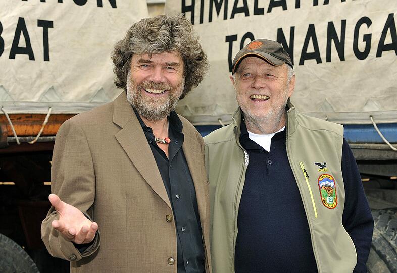 Sie verfilmten den "Nanga Parbat": Joseph Vilsmaier (r.) mit Bergsteiger-Legende Reinhold Messner.