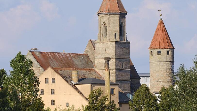 Idyllisch: Doch der jahrzehntealte Vermisstenfall um Liselotte Lauer beschäftigt die Polizei in Gunzenhausen noch immer. Nun soll "Aktenzeichen XY ... ungelöst" die heiße Spur bringen. Idyllisch: Doch der jahrzehntealte Vermisstenfall um Liselotte Lauer beschäftigt die Polizei in Gunzenhausen noch immer. Nun soll "Aktenzeichen XY ... ungelöst" die heiße Spur bringen.