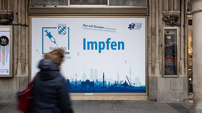 Boostern in München: Nach einem ersten Ansturm flacht die Kurve der Impfwilligen immer mehr ab. (Symbolbild)