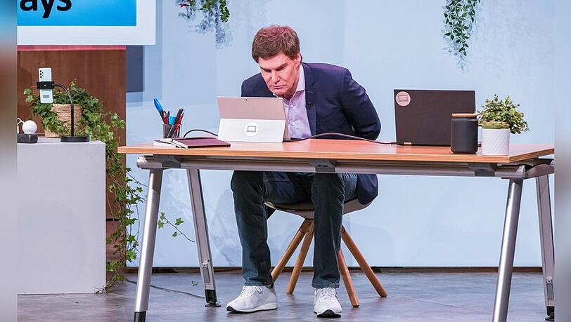 Testet die FourWays-Software am eigenen Leib: Carsten Maschmeyer Testet die FourWays-Software am eigenen Leib: Carsten Maschmeyer