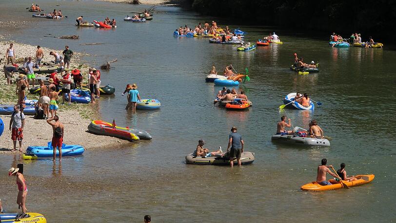 Viele Münchner halten sich ohnehin an die Regeln auf der Isar.
